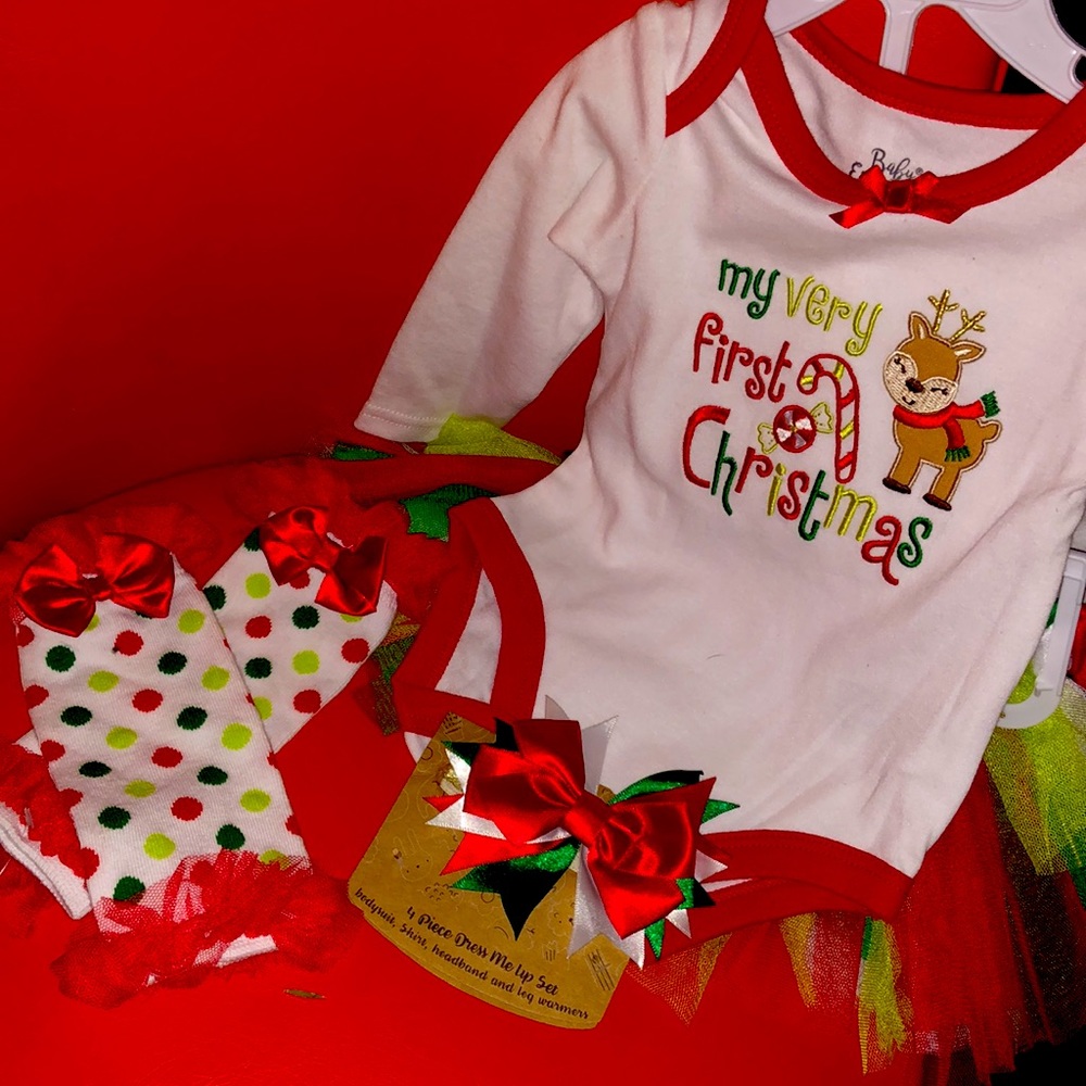 Baby’s first Christmas Outfit with Skirt, Bows & Stockings. 9M (NEW) never worn